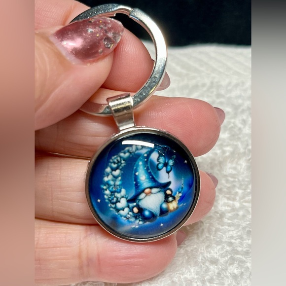 Cute gnome keychain -NWT - Picture 5 of 5